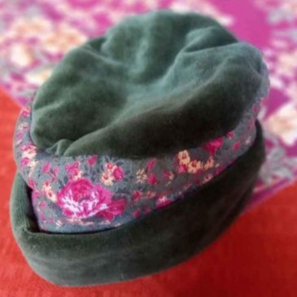 April Cornell Velour hat - Picture 4 of 5